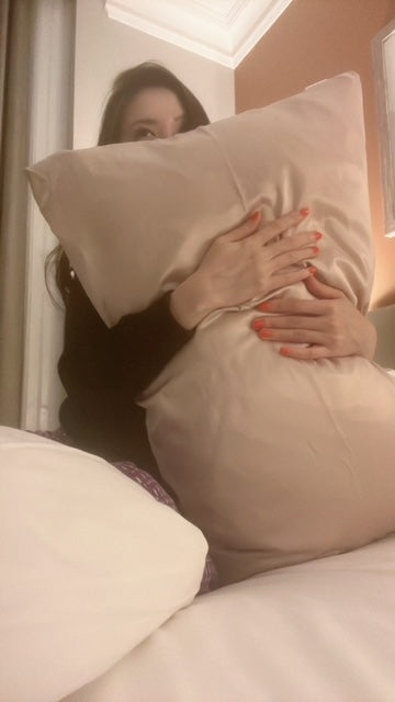 Champagne Zippered Silk Pillowcase