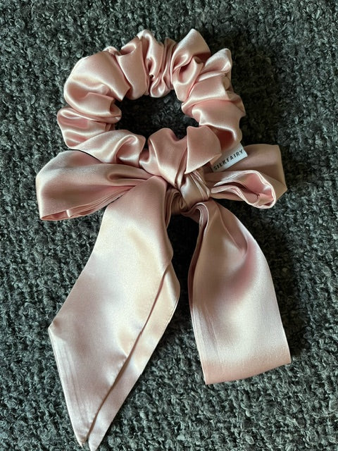 Silk LOVE Bow Scrunchie Set