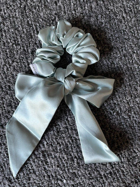 Silk LOVE Bow Scrunchie Set