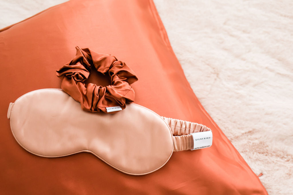 Rust Zippered Silk Pillowcase